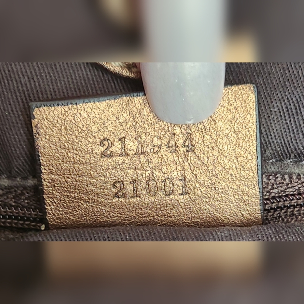 GUCCI GG Canvas Suki Tote - Picture 14 of 14
